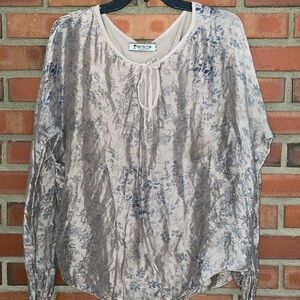Karamel Silk top with viscose made in Italy tan and blue medium
